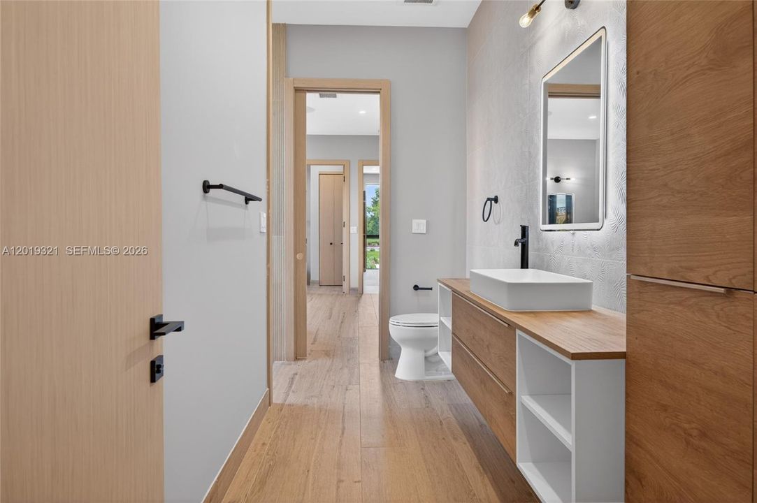 For Sale: $11,499,000 (8 beds, 6 baths, 0 Square Feet)