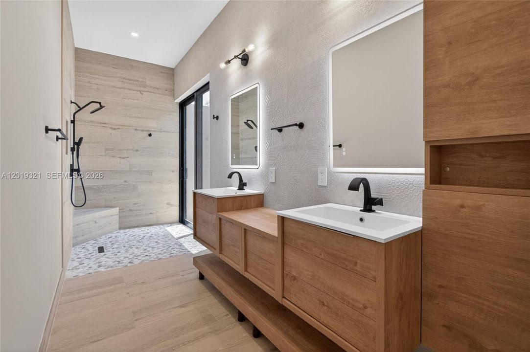 For Sale: $11,499,000 (8 beds, 6 baths, 0 Square Feet)