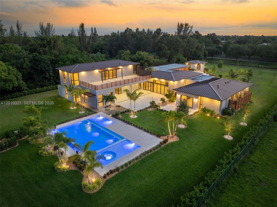 For Sale: $11,499,000 (8 beds, 6 baths, 0 Square Feet)