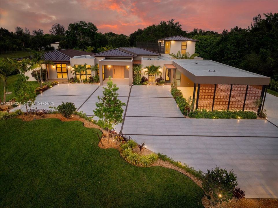 For Sale: $11,499,000 (8 beds, 6 baths, 0 Square Feet)