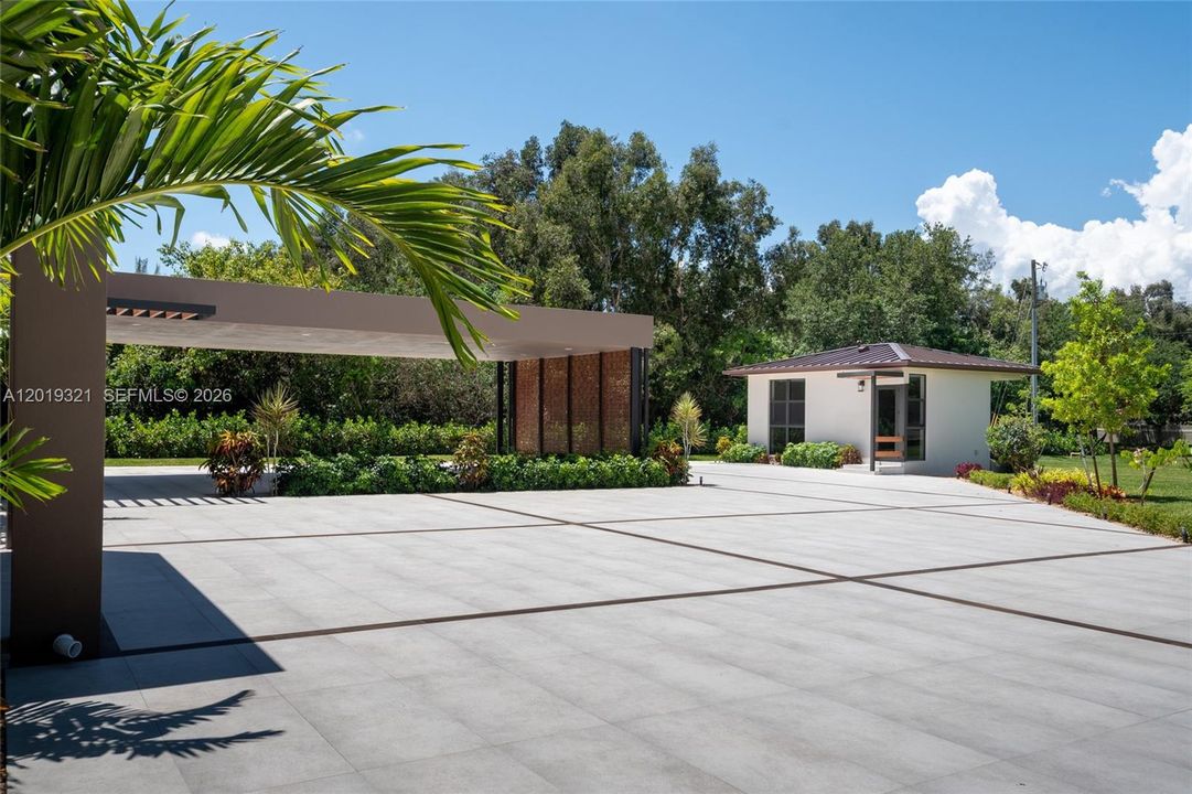 For Sale: $11,499,000 (8 beds, 6 baths, 0 Square Feet)
