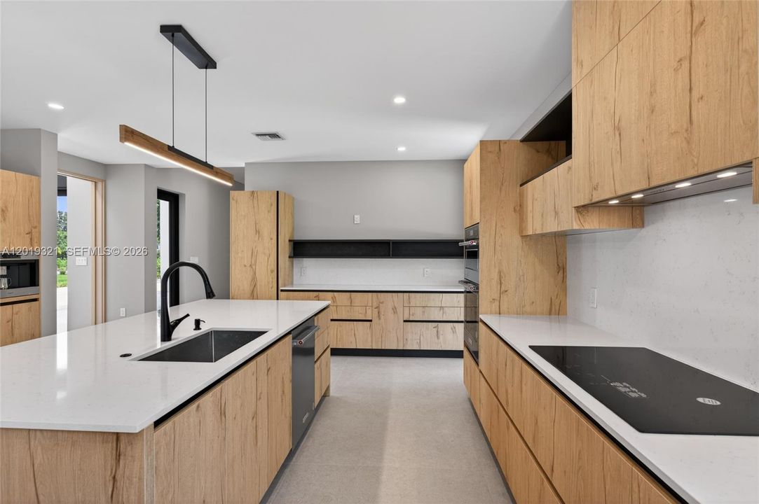 For Sale: $11,499,000 (8 beds, 6 baths, 0 Square Feet)