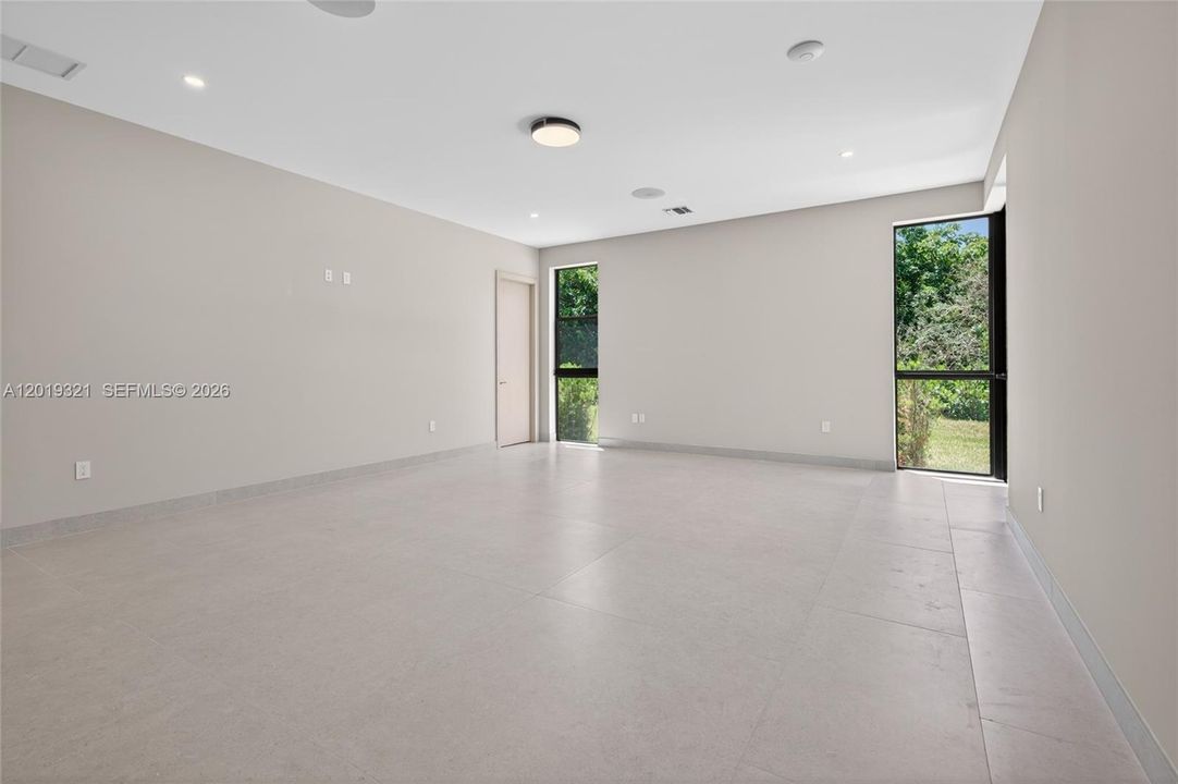 For Sale: $11,499,000 (8 beds, 6 baths, 0 Square Feet)