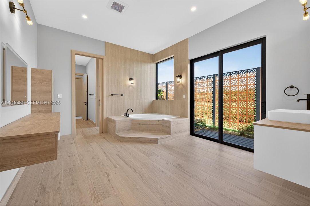 For Sale: $11,499,000 (8 beds, 6 baths, 0 Square Feet)