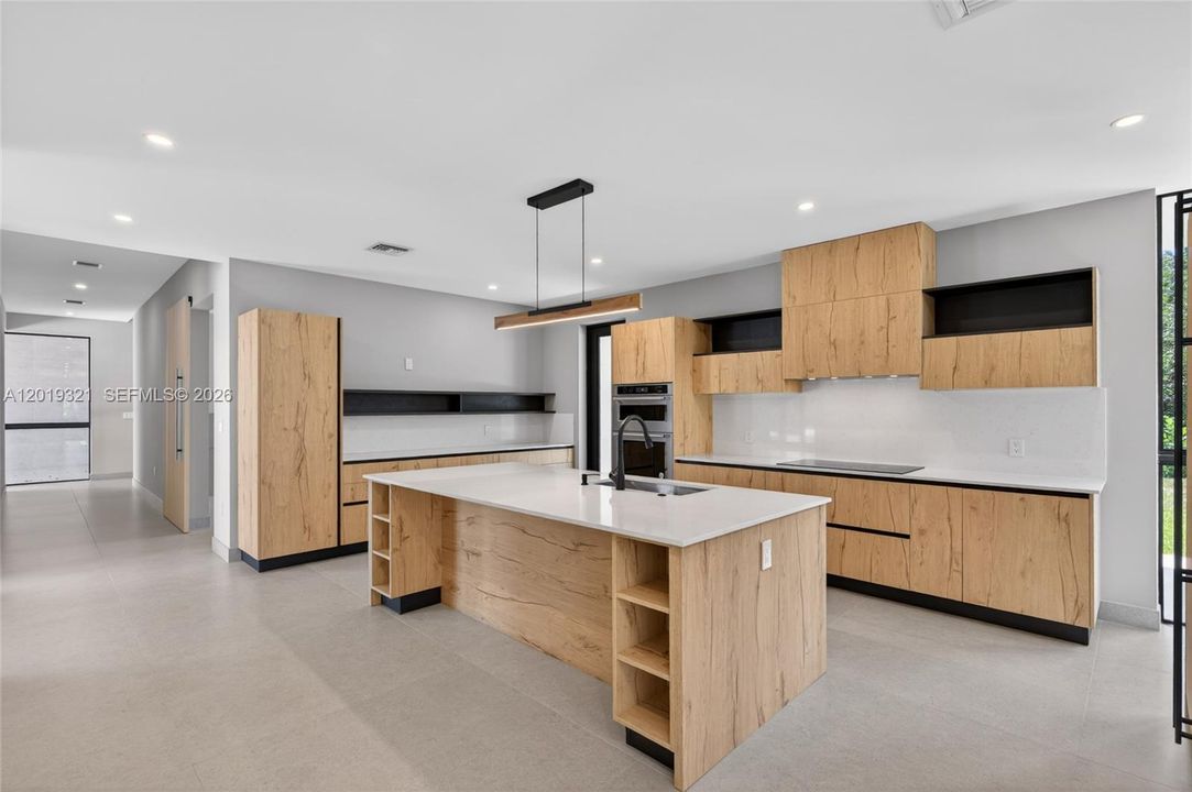 For Sale: $11,499,000 (8 beds, 6 baths, 0 Square Feet)