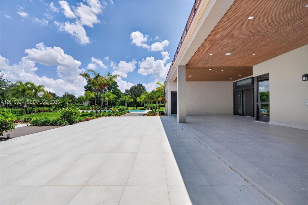 For Sale: $11,499,000 (8 beds, 6 baths, 0 Square Feet)