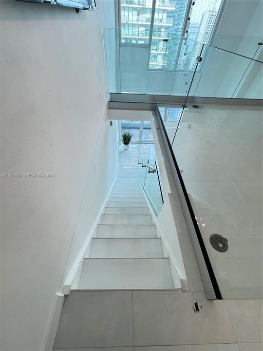 Active With Contract: $3,300 (1 beds, 1 baths, 785 Square Feet)