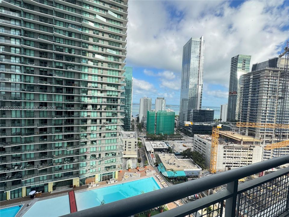 Active With Contract: $3,300 (1 beds, 1 baths, 785 Square Feet)