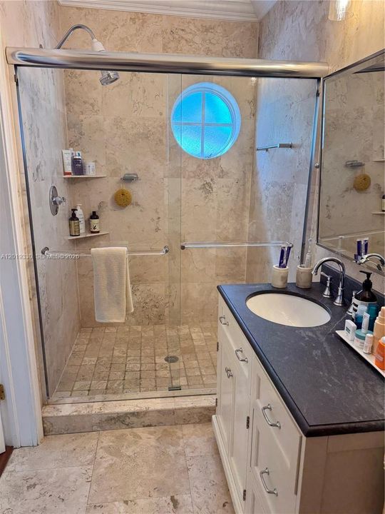 В аренду: $12,998 (4 спален, 3 ванн, 2710 Квадратных фут)