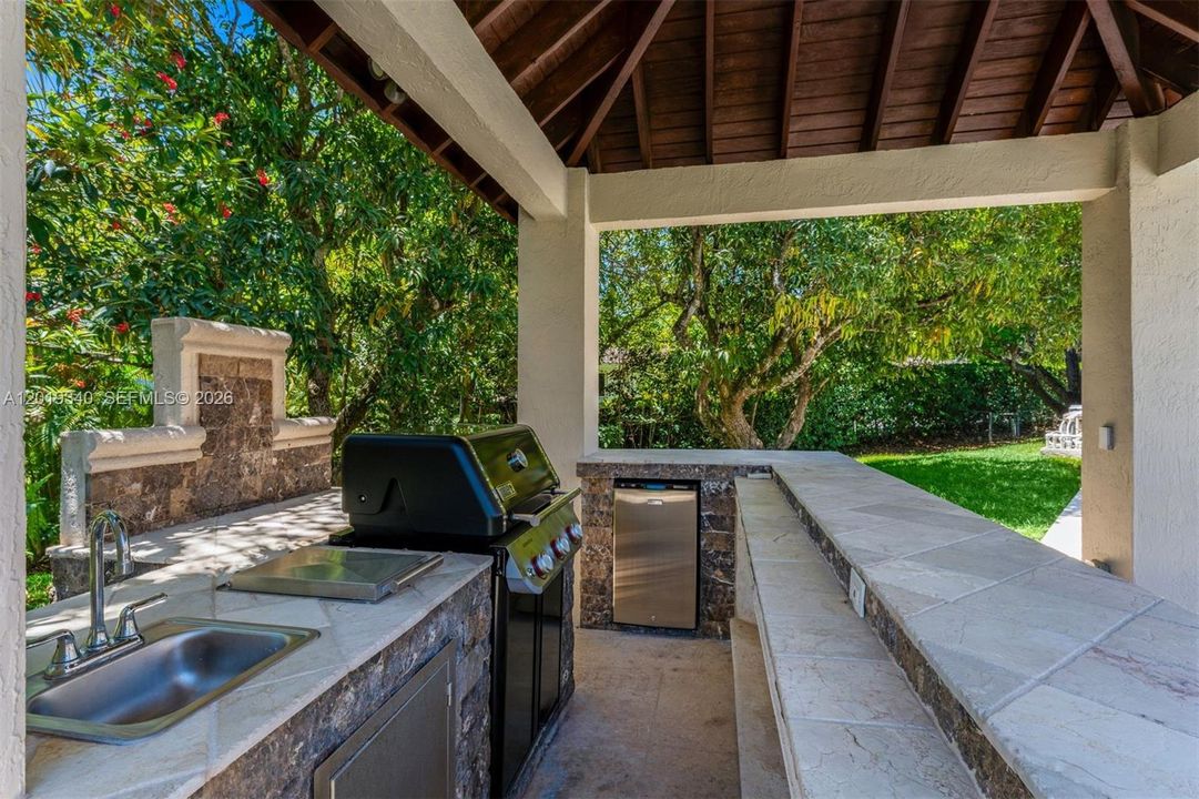 For Sale: $4,250,000 (5 beds, 5 baths, 4906 Square Feet)