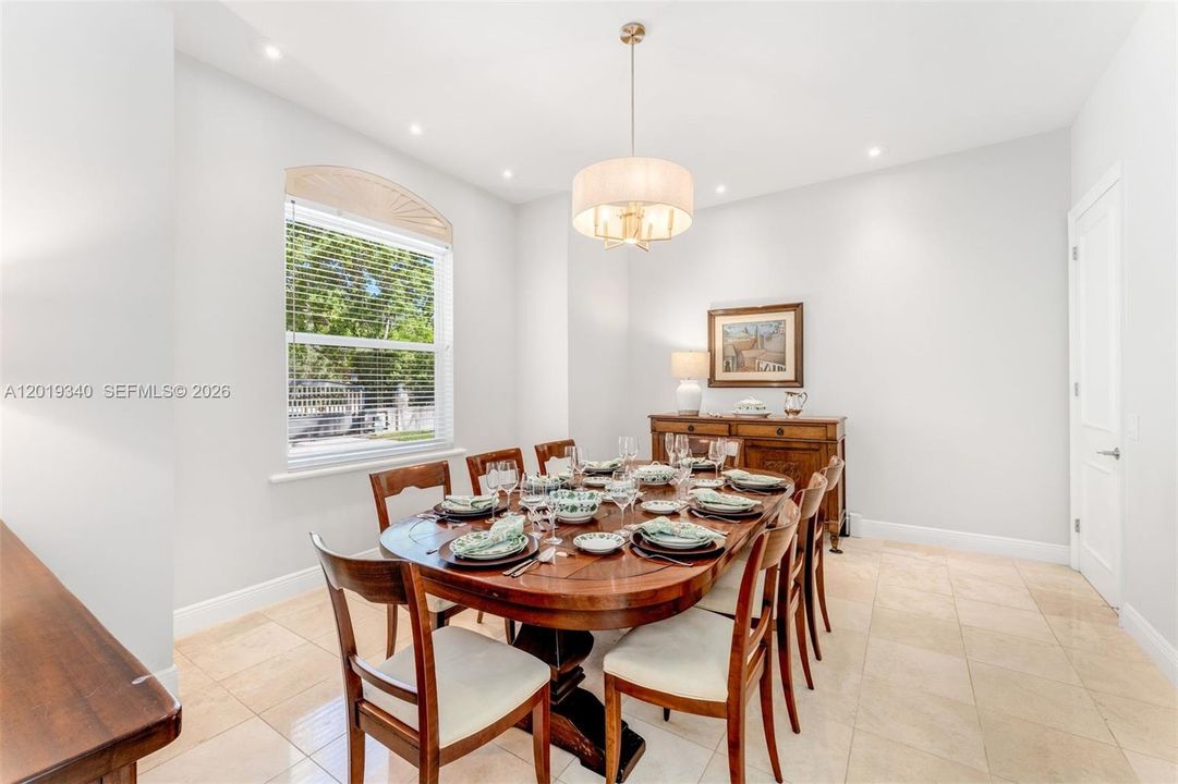 For Sale: $4,250,000 (5 beds, 5 baths, 4906 Square Feet)