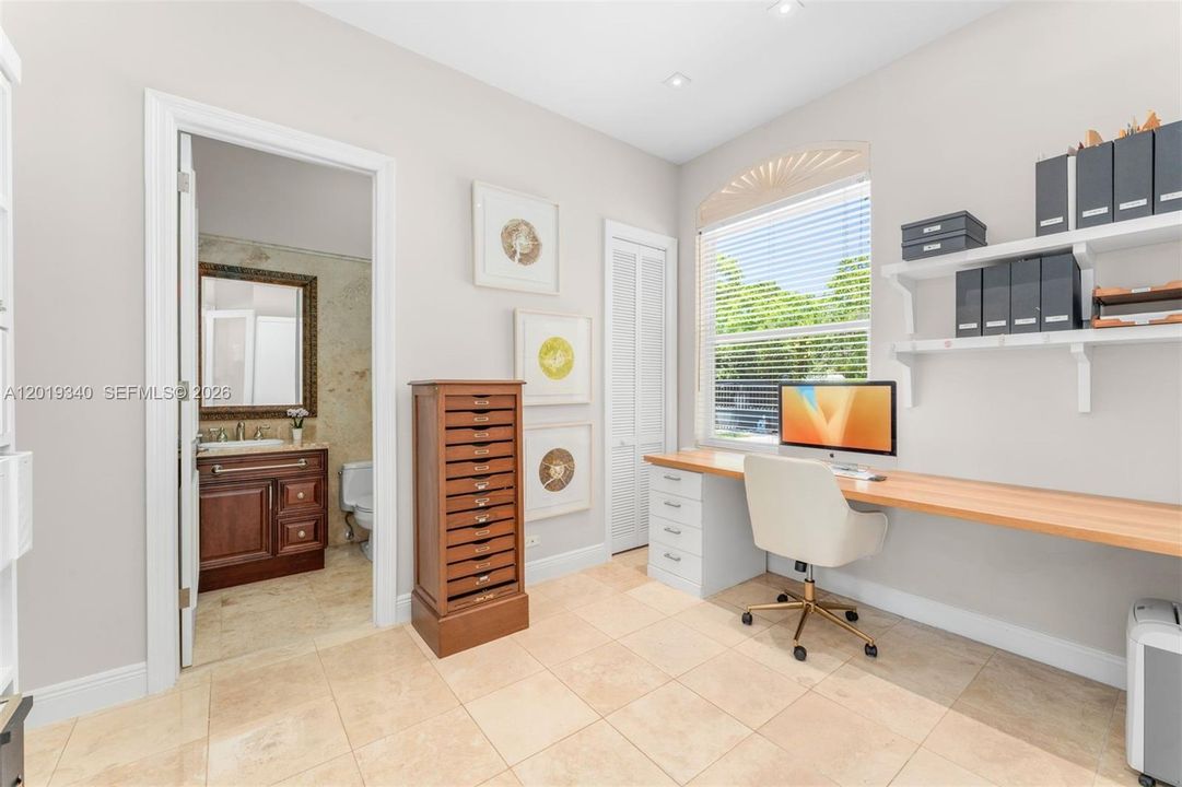 For Sale: $4,250,000 (5 beds, 5 baths, 4906 Square Feet)