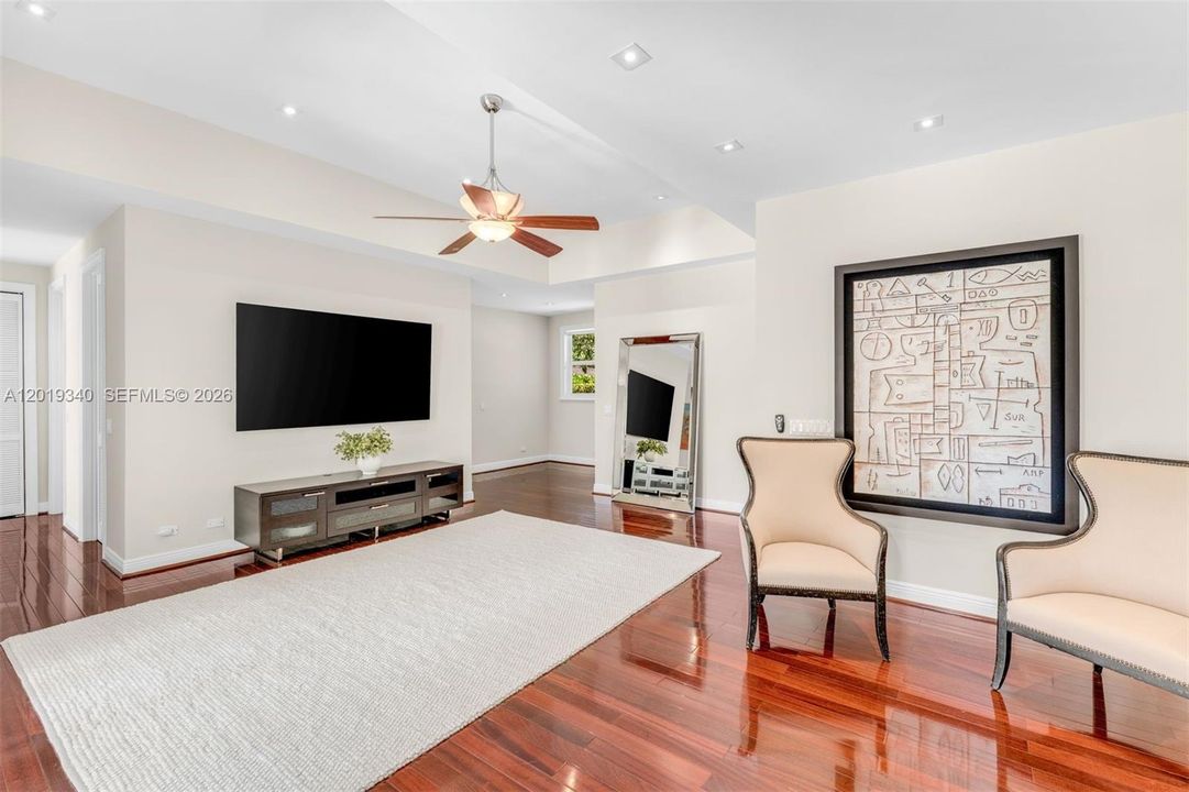 For Sale: $4,250,000 (5 beds, 5 baths, 4906 Square Feet)