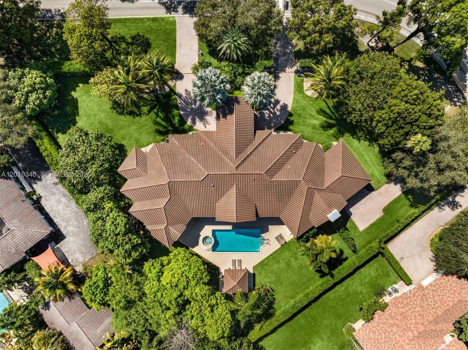 For Sale: $4,250,000 (5 beds, 5 baths, 4906 Square Feet)