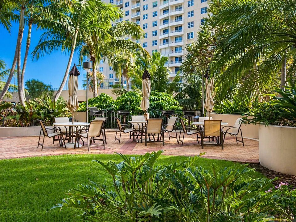 For Rent: $4,500 (2 beds, 2 baths, 1555 Square Feet)