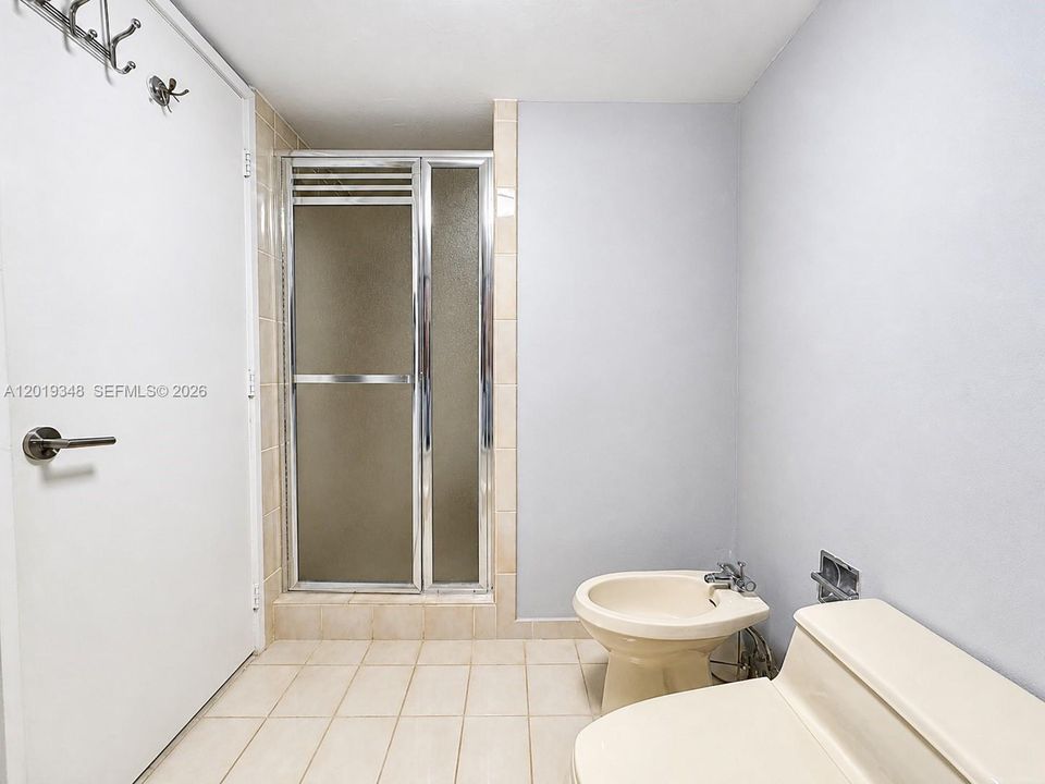 For Rent: $4,500 (2 beds, 2 baths, 1555 Square Feet)