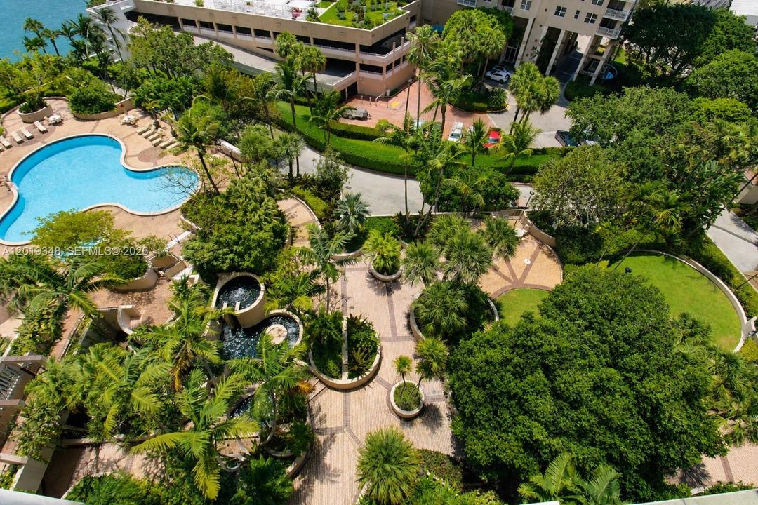 For Rent: $4,500 (2 beds, 2 baths, 1555 Square Feet)