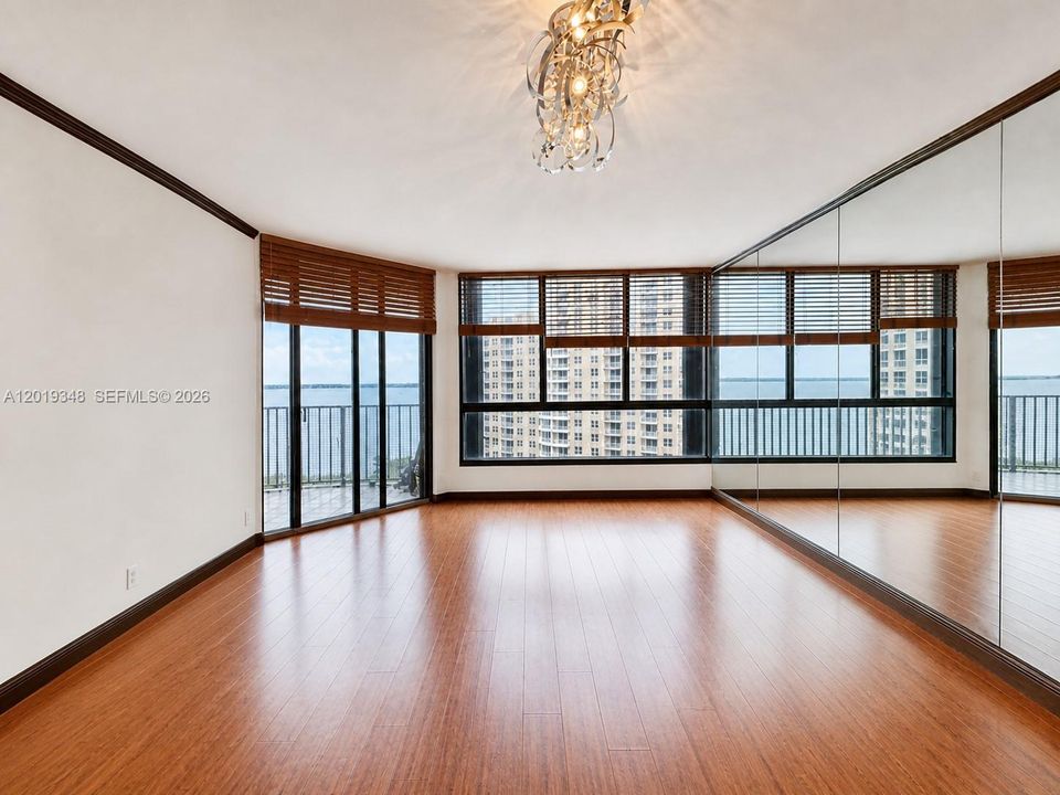 For Rent: $4,500 (2 beds, 2 baths, 1555 Square Feet)