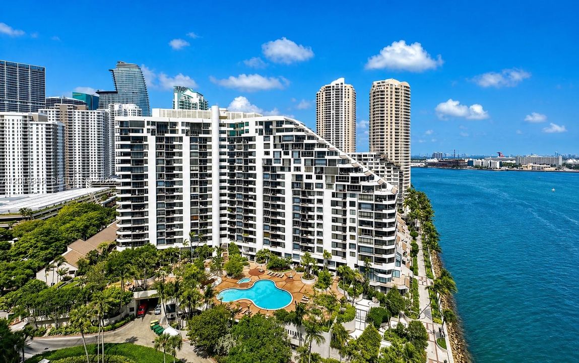 For Rent: $4,500 (2 beds, 2 baths, 1555 Square Feet)