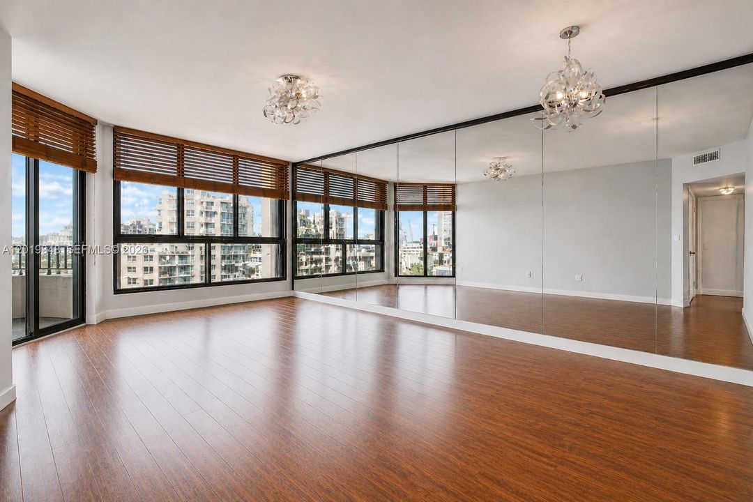 For Rent: $4,500 (2 beds, 2 baths, 1555 Square Feet)