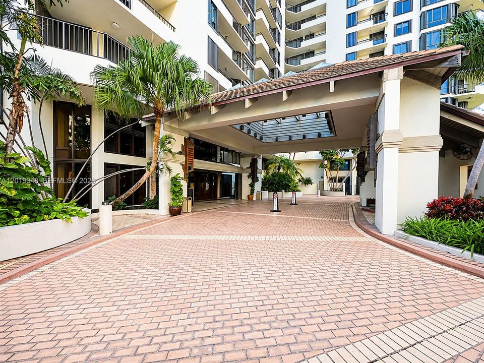 For Rent: $4,500 (2 beds, 2 baths, 1555 Square Feet)
