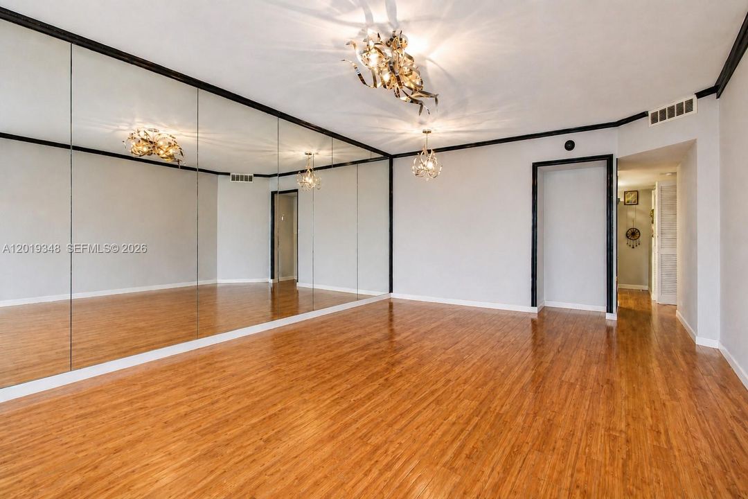 For Rent: $4,500 (2 beds, 2 baths, 1555 Square Feet)