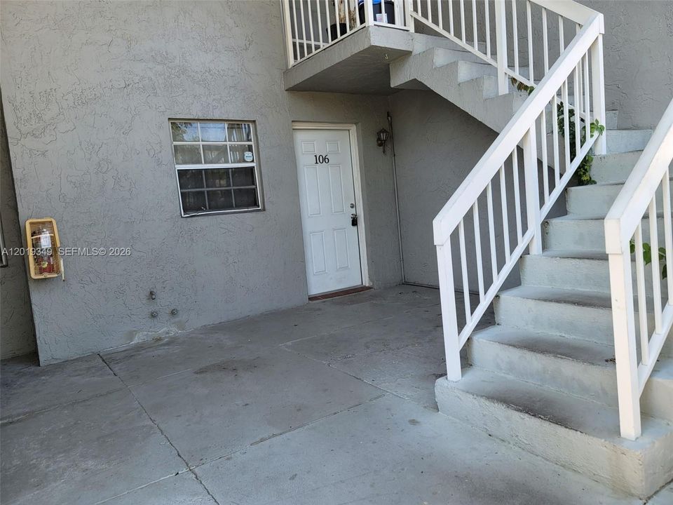 Active With Contract: $2,250 (3 beds, 2 baths, 1064 Square Feet)