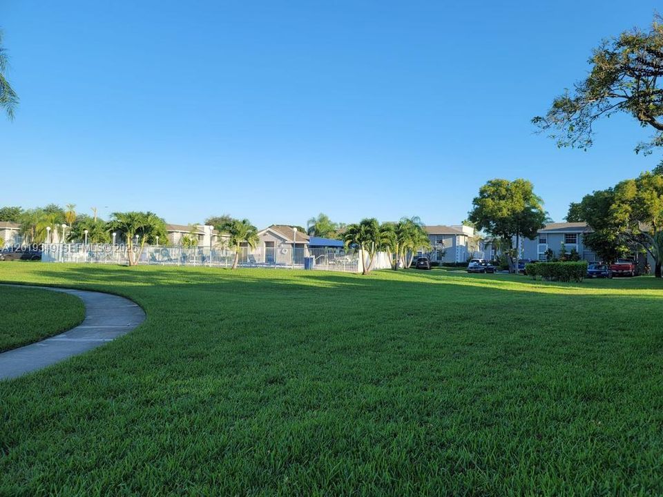 Active With Contract: $2,250 (3 beds, 2 baths, 1064 Square Feet)