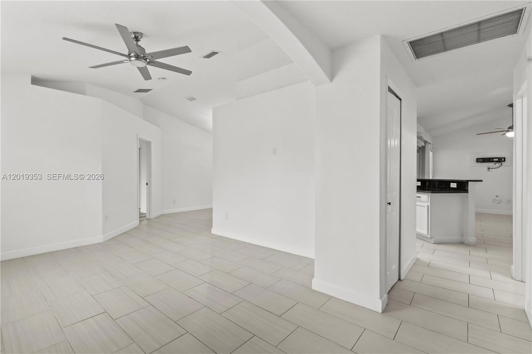 For Sale: $399,000 (4 beds, 2 baths, 1644 Square Feet)