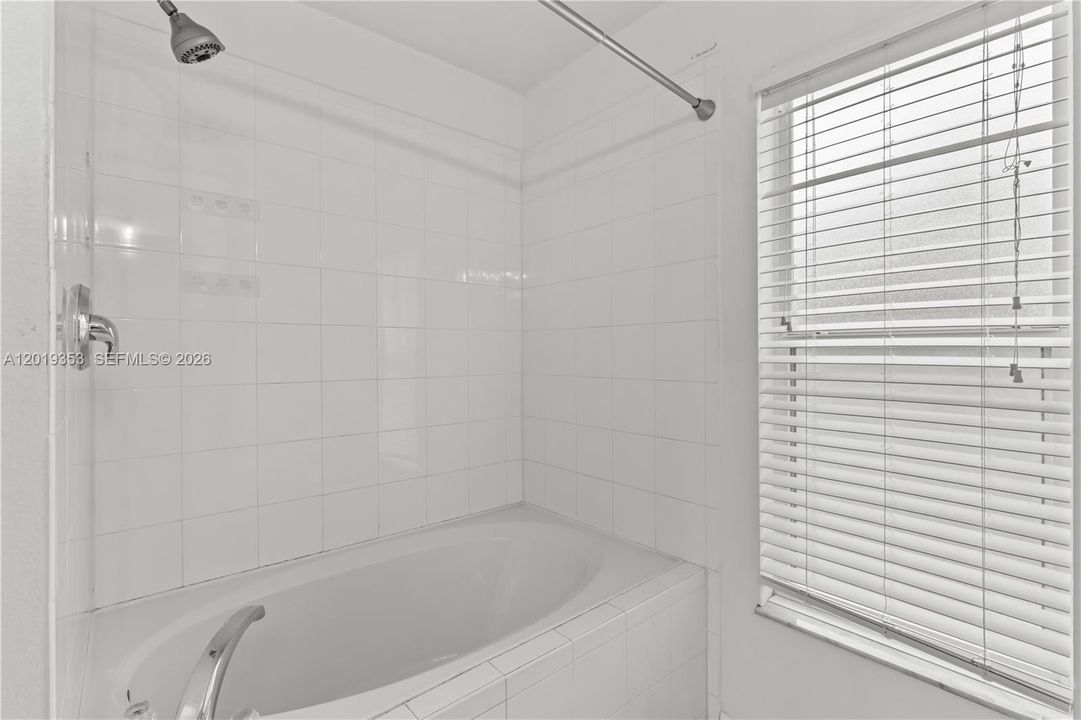 For Sale: $399,000 (4 beds, 2 baths, 1644 Square Feet)