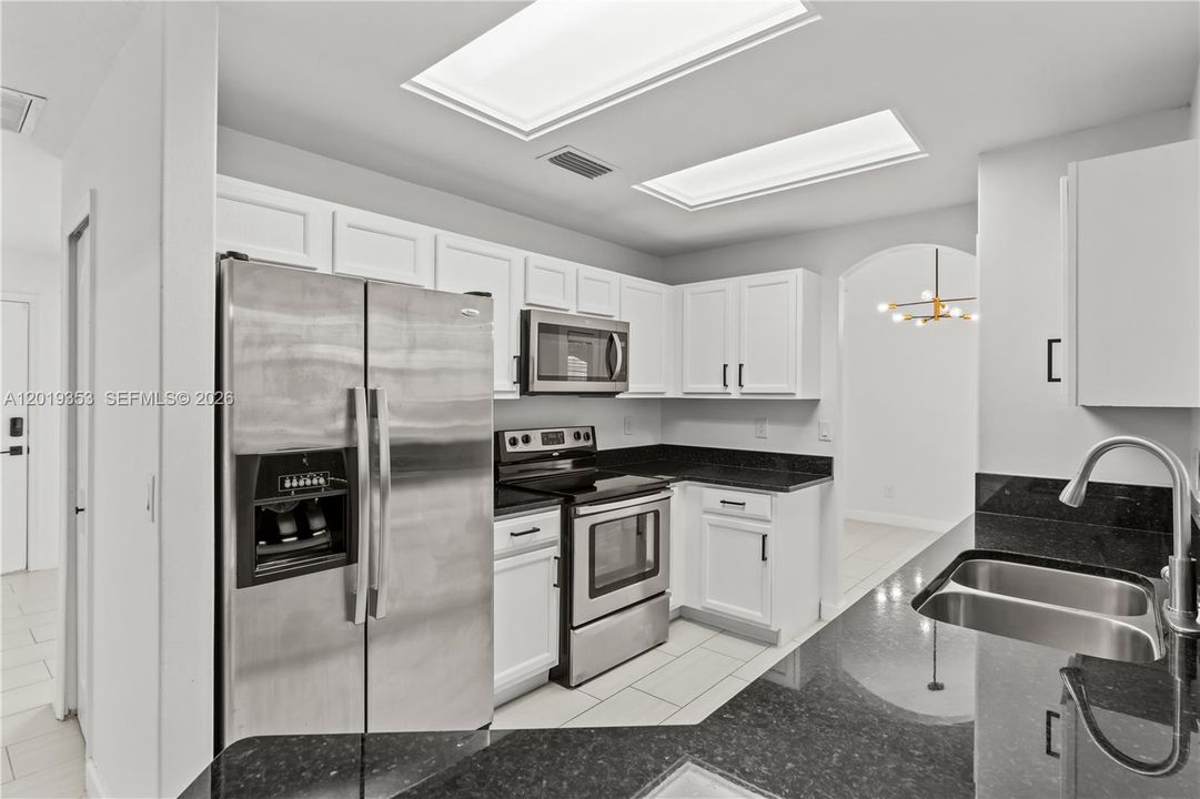 For Sale: $399,000 (4 beds, 2 baths, 1644 Square Feet)