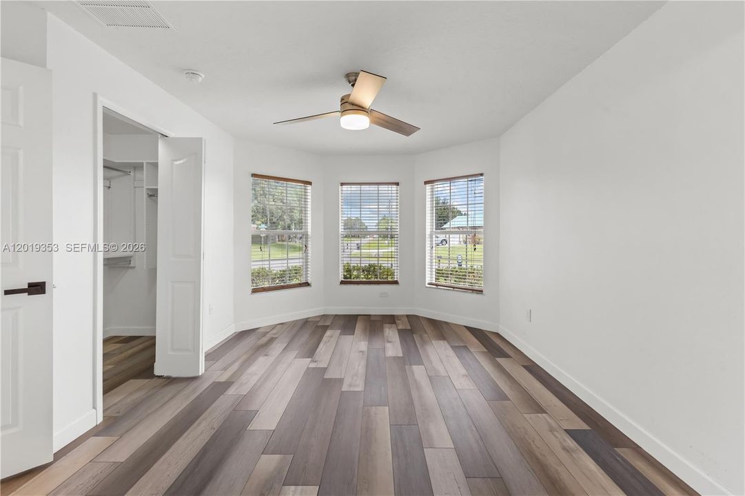 For Sale: $399,000 (4 beds, 2 baths, 1644 Square Feet)