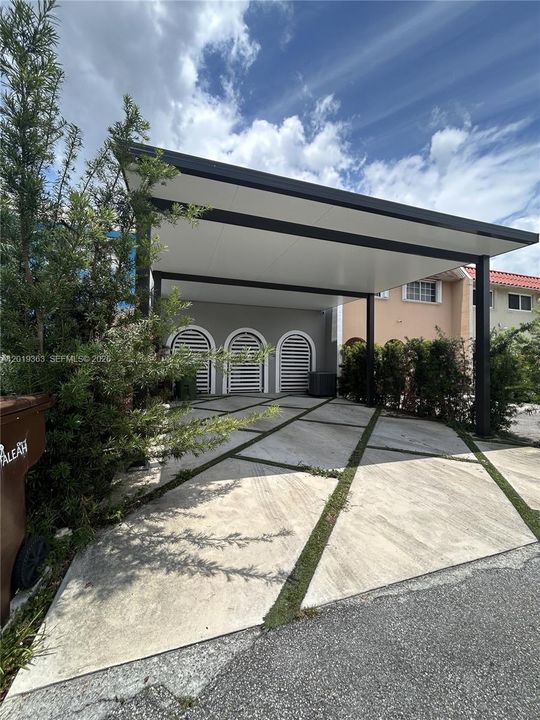 Active With Contract: $495,000 (3 beds, 2 baths, 1606 Square Feet)