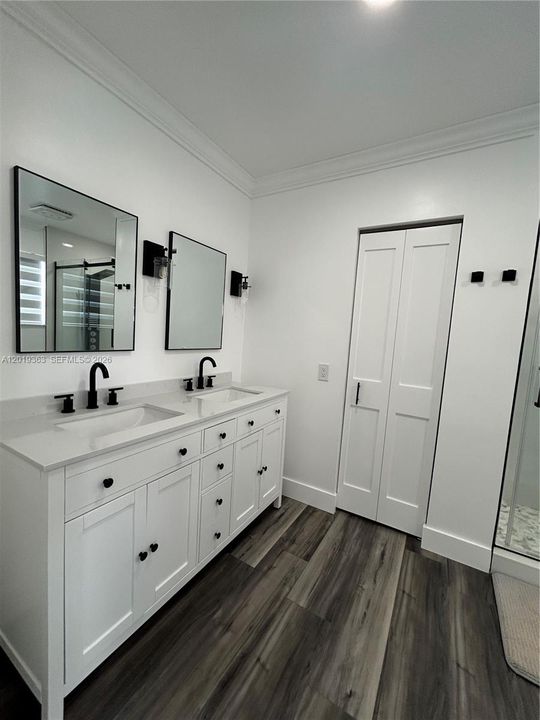 Active With Contract: $495,000 (3 beds, 2 baths, 1606 Square Feet)