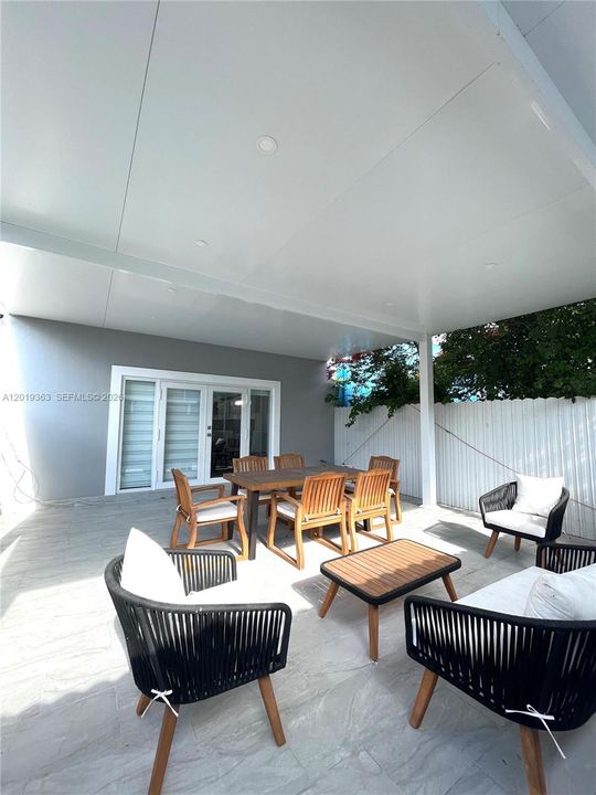 Active With Contract: $495,000 (3 beds, 2 baths, 1606 Square Feet)