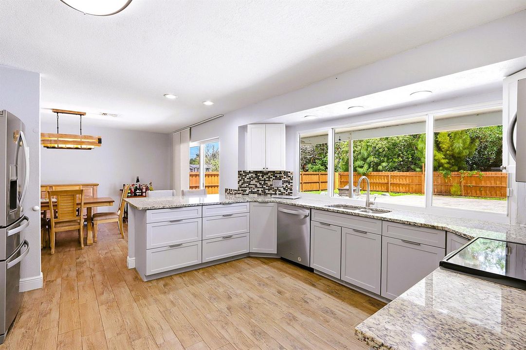 022_1212 Concord Ave_54 Kitchen 4
