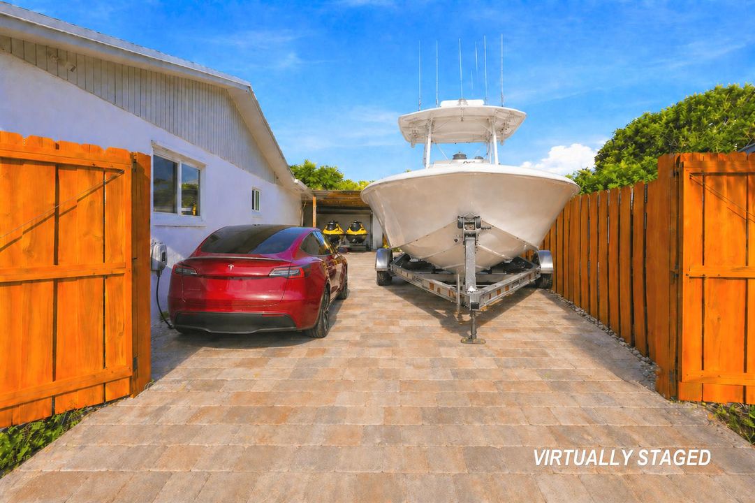 004_1212 Concord Ave_73-Driveway Staged