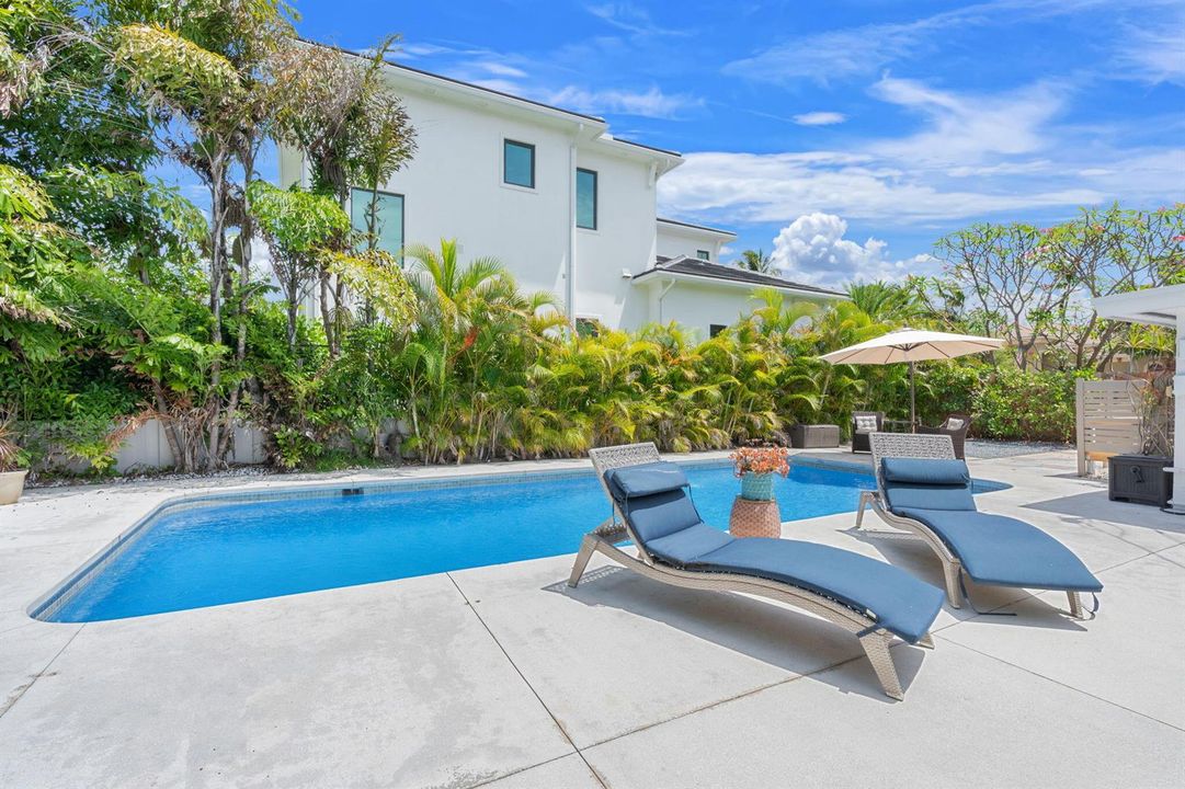 31-web-or-mls-2601 NE 27th Way, Fort Lau
