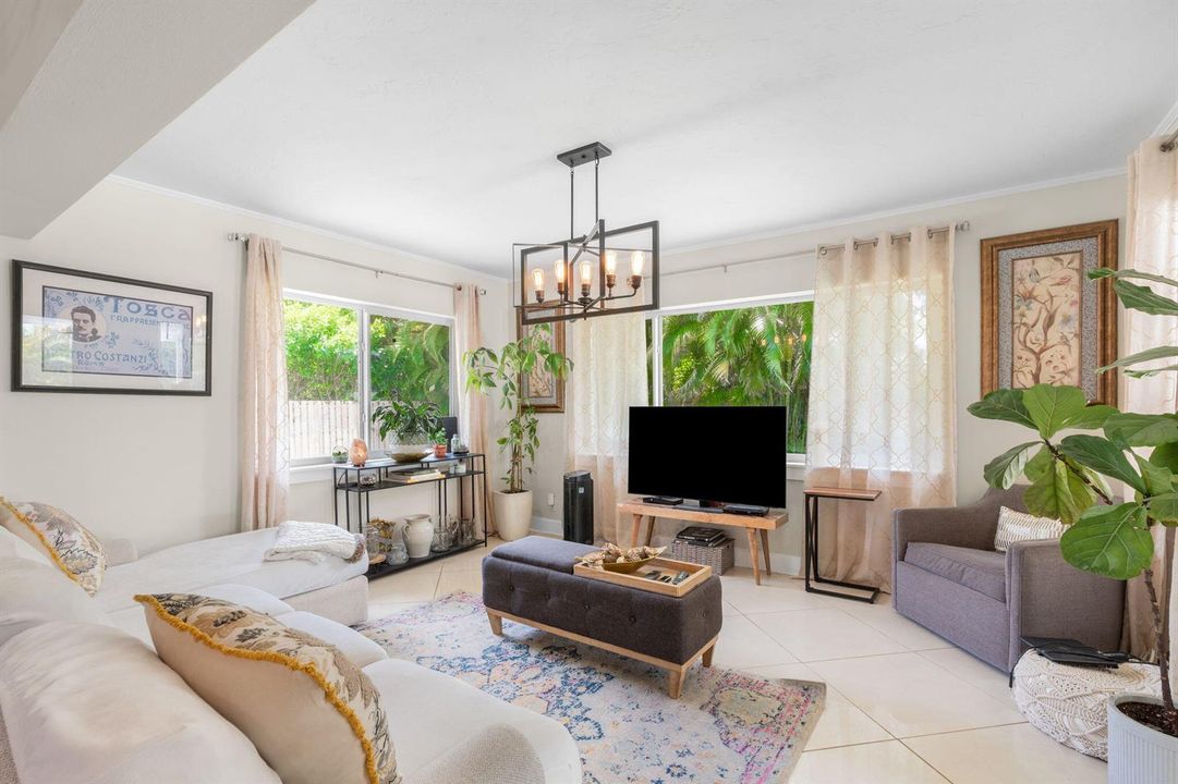 22-web-or-mls-2601 NE 27th Way, Fort Lau