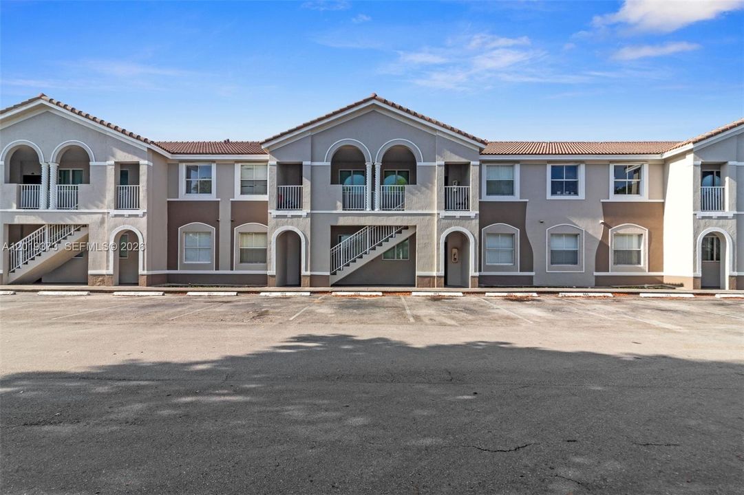 For Sale: $210,000 (3 beds, 2 baths, 1182 Square Feet)