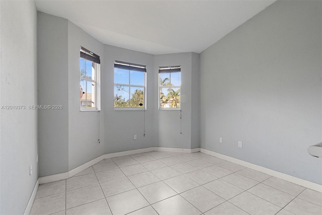 For Sale: $210,000 (3 beds, 2 baths, 1182 Square Feet)