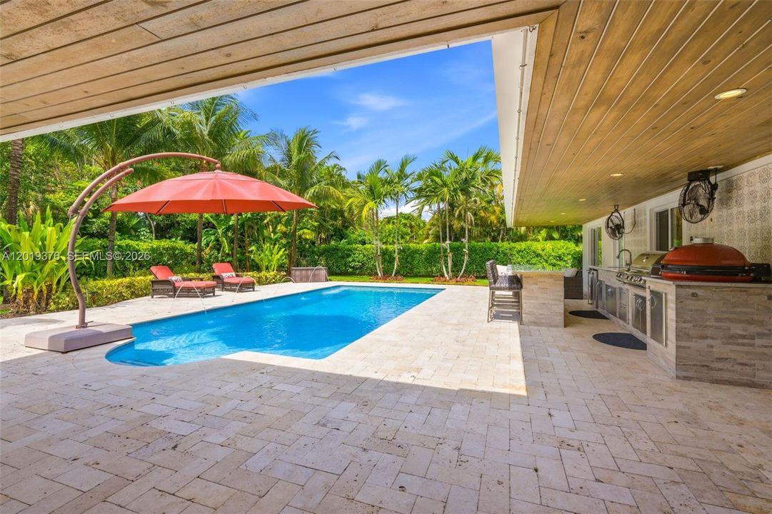Active With Contract: $3,200,000 (6 beds, 4 baths, 3728 Square Feet)