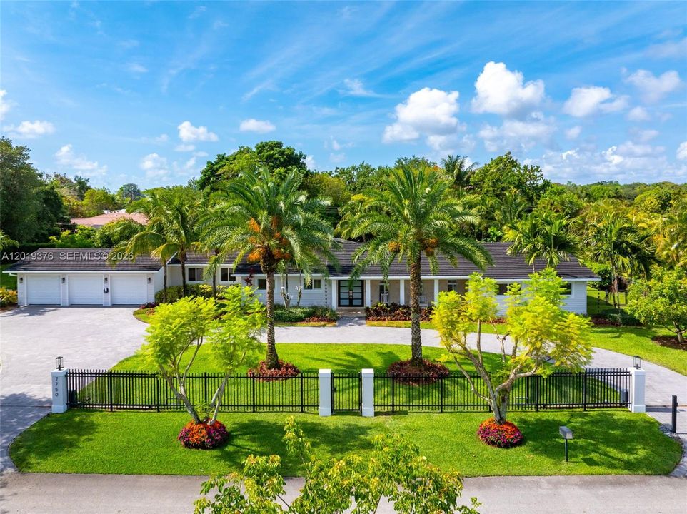 Active With Contract: $3,200,000 (6 beds, 4 baths, 3728 Square Feet)