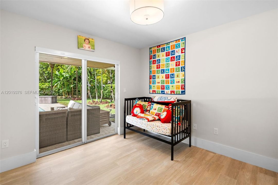 Active With Contract: $3,200,000 (6 beds, 4 baths, 3728 Square Feet)