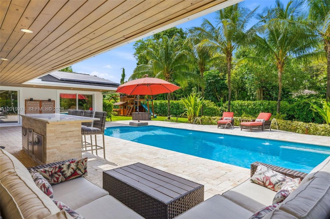 Active With Contract: $3,200,000 (6 beds, 4 baths, 3728 Square Feet)