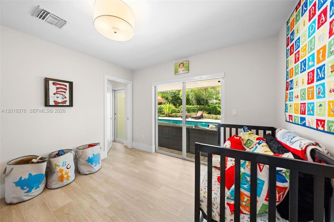 Active With Contract: $3,200,000 (6 beds, 4 baths, 3728 Square Feet)