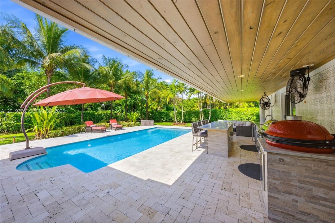 Active With Contract: $3,200,000 (6 beds, 4 baths, 3728 Square Feet)
