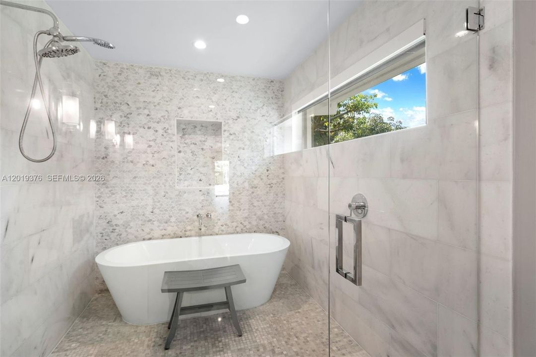Active With Contract: $3,200,000 (6 beds, 4 baths, 3728 Square Feet)
