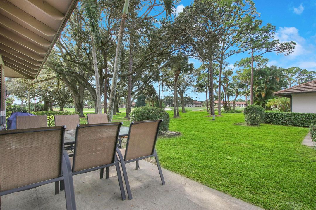 Open Patio w/ Outdoor Dining and Grill