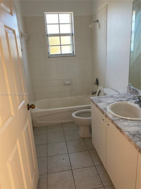For Rent: $2,100 (3 beds, 2 baths, 1062 Square Feet)
